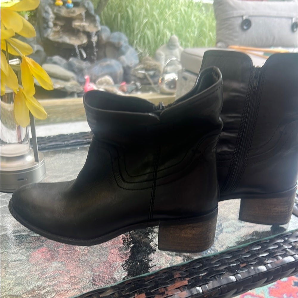 Sketcher black boots